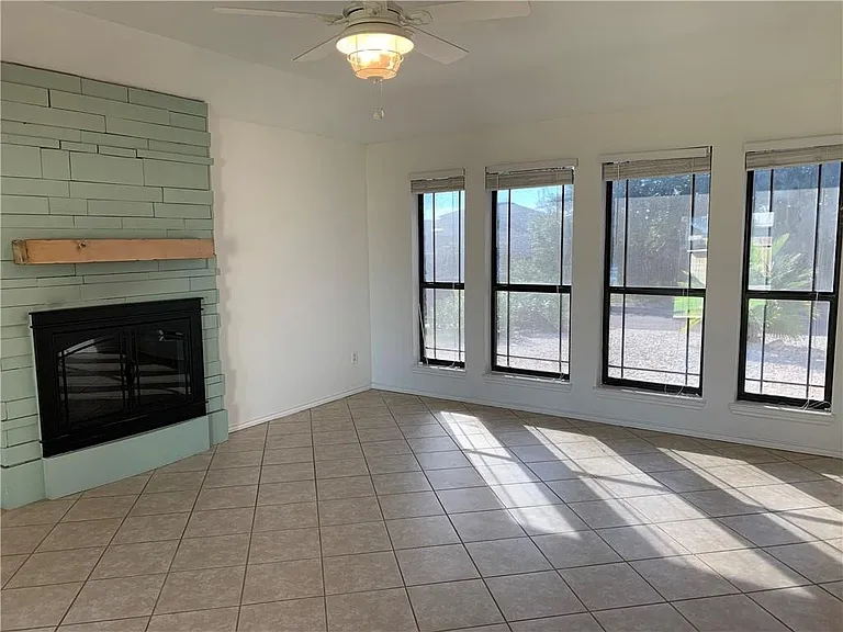 15334 Barataria Dr — Photo 5