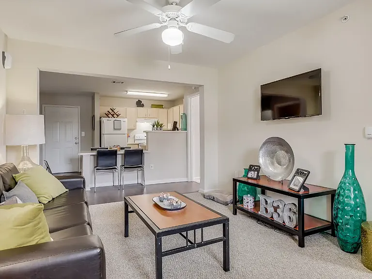 Block 36 - Student Living Priced Per Room — Photo 3