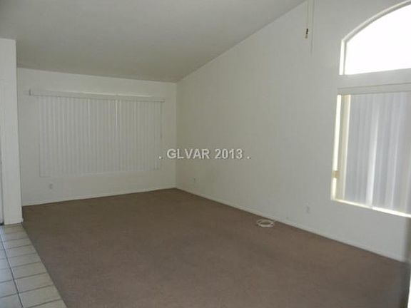 4th image of 5064 Blossom Ave