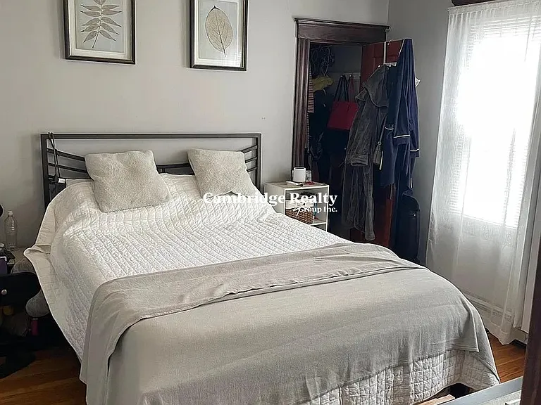 27 Willard St #1 — Photo 3