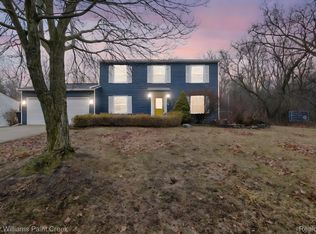 1811 Henbert Rd, West Bloomfield, MI 48324