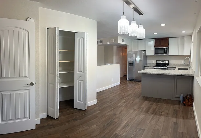 135 E Heather Ave — Photo 6