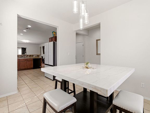 3rd image of 2931 Tierra Dorado Dr SW