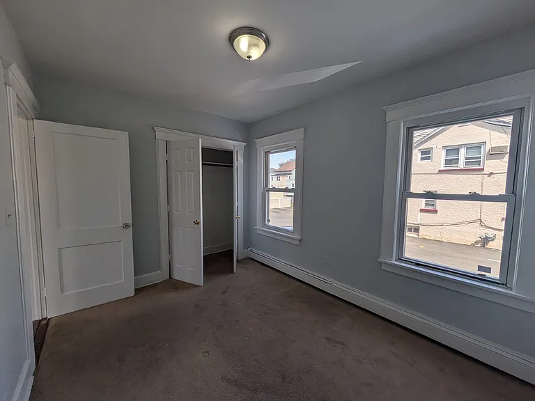 21-23 Bloomfield Ave — Photo 5
