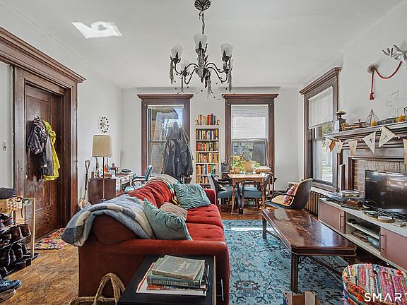 3rd image of 524 Whitney Avenue