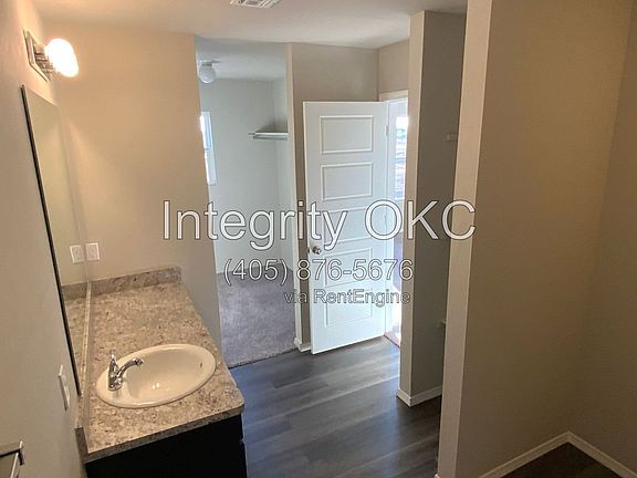 4th image of 1841 Easton Ln