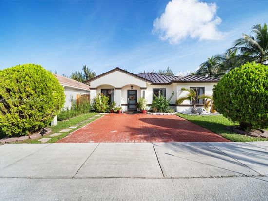 12715 NW 11th Ter, Miami, FL 33182