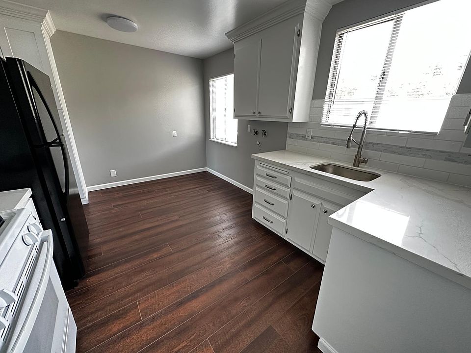 Kitchen (view from back door)