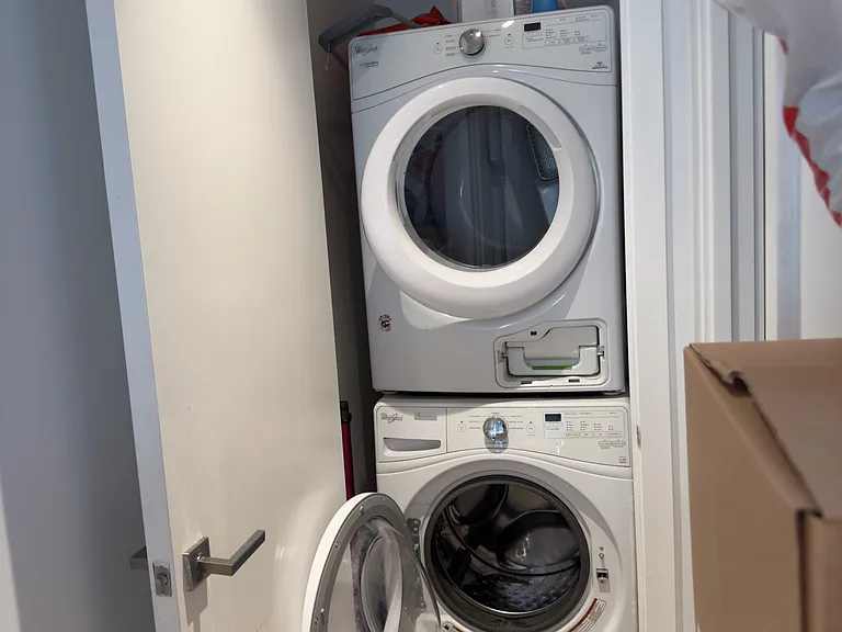 229 Roebling St #4D — Photo 16