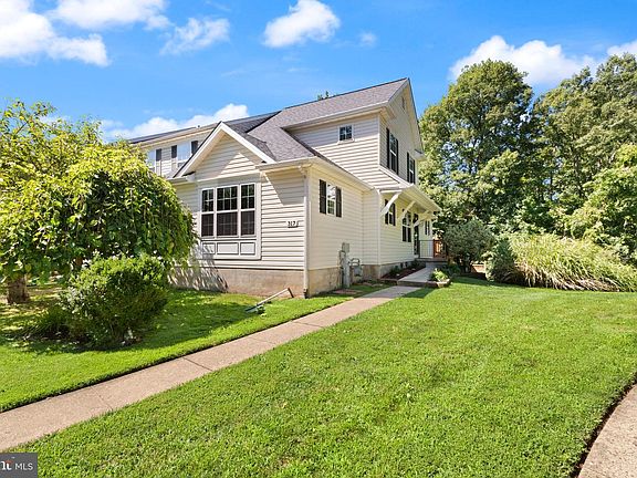2nd image of 317 Woodland Green Ct