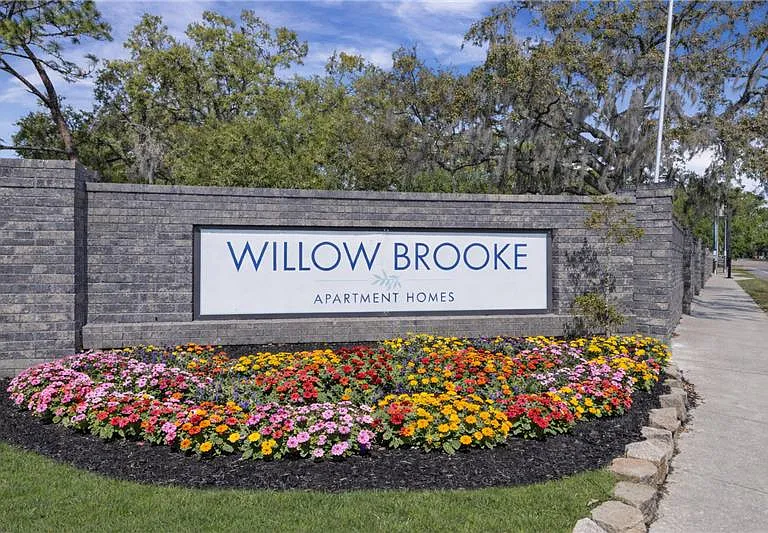 Willow Brooke Apartments — Photo 1