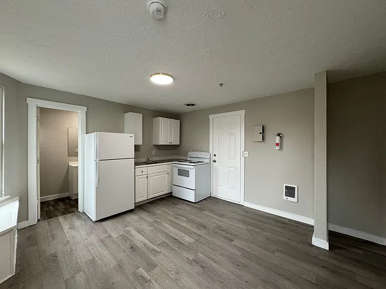 2903 East Olympic Avenue — Photo 4