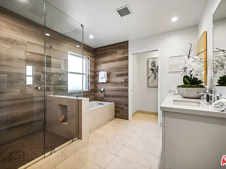 2751 Midvale Ave — Photo 11