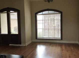 9068 Foxgate Dr, Baton Rouge, LA 70809