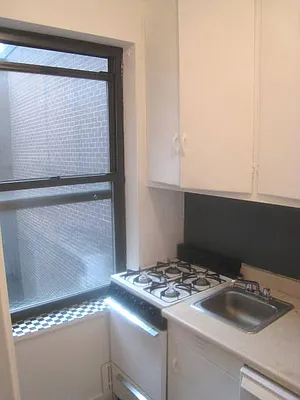 Rented by City Connections Realty | media 12