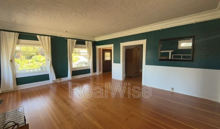 837 SE Blakeley Ave — Photo 15