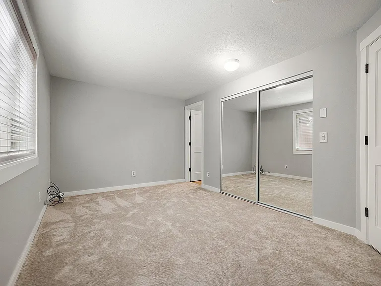 4256 Country Woods Ct — Photo 19