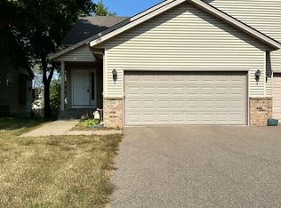 7048 Lockslie Way, Savage, MN 55378