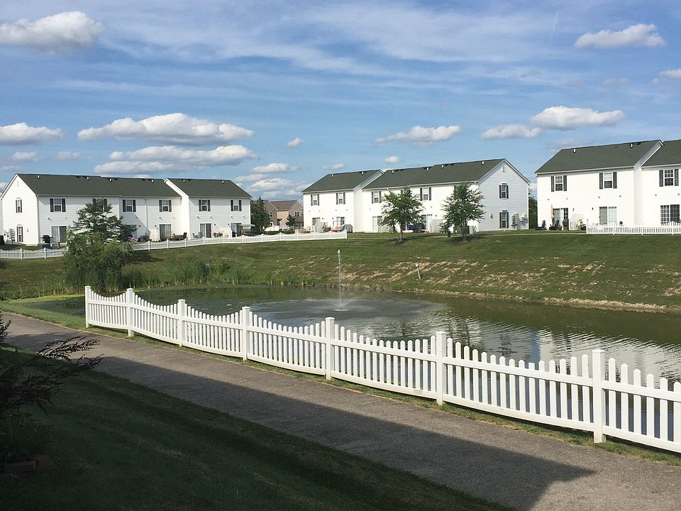 2nd image of 236 Saddlebrook Ct