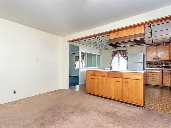 5th image of 158 Melody Ln