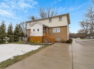5352 Lake Ave, Orchard Park, NY 14127