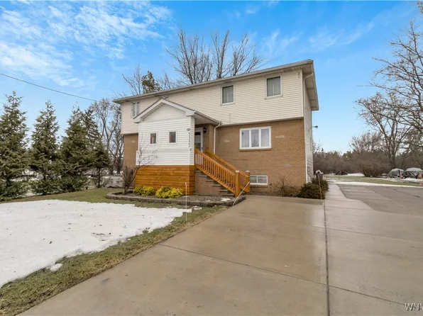 5352 Lake Ave, Orchard Park, NY 14127