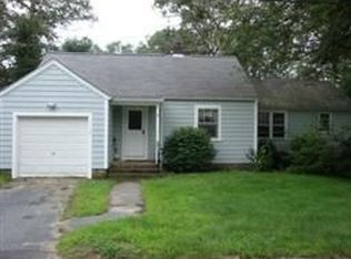 8 2nd Ave, Wareham, MA 02571
