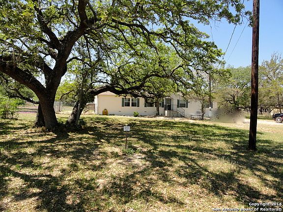 4th image of 405 Avery Cir