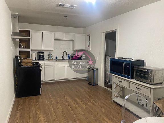 4th image of 1482 Burger St