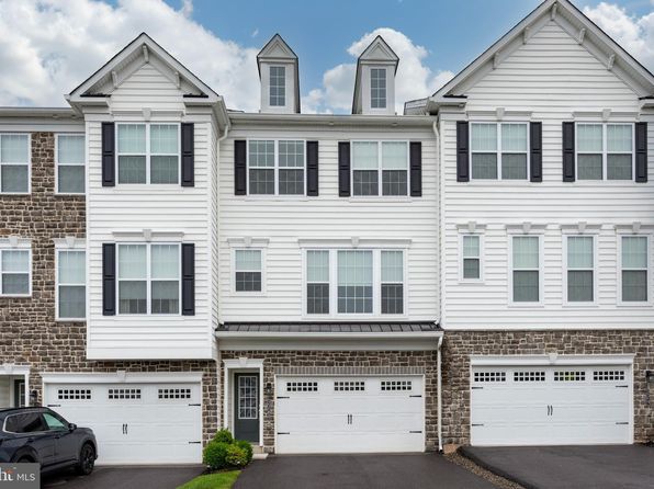 228 Cadence Ct