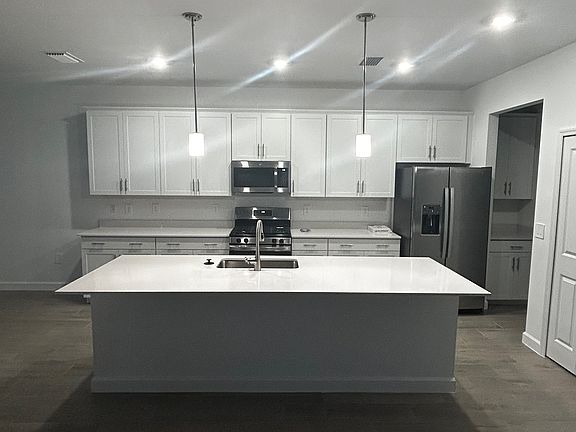 2nd image of 18706 Ivywood Pl