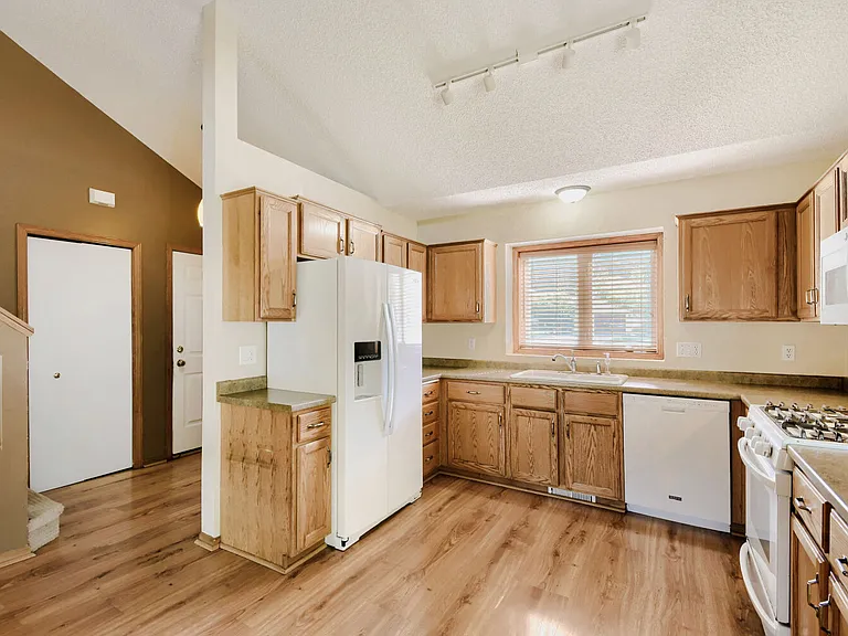 13161 Fordham Ct — Photo 3