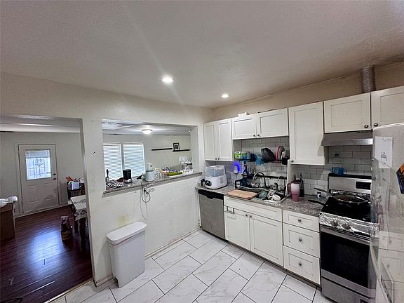 5th image of 5032 Goodman Ave