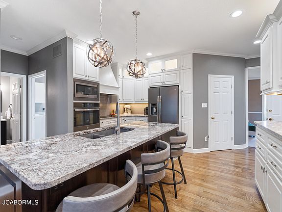 5th image of 118 Palisades Dr