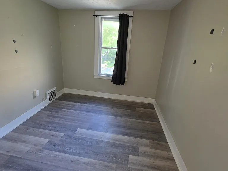 21 Bartlett Ave — Photo 9