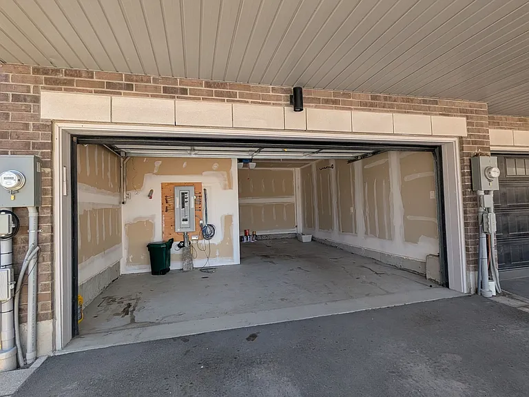 20 Clarington Blvd — Photo 24