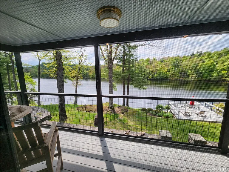 53 Lake Pleasant Dr — Photo 35
