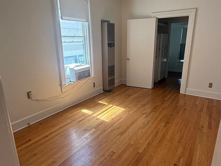 2312 H St #3 — Photo 7