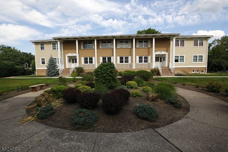 Olde Orchard Village condo complex