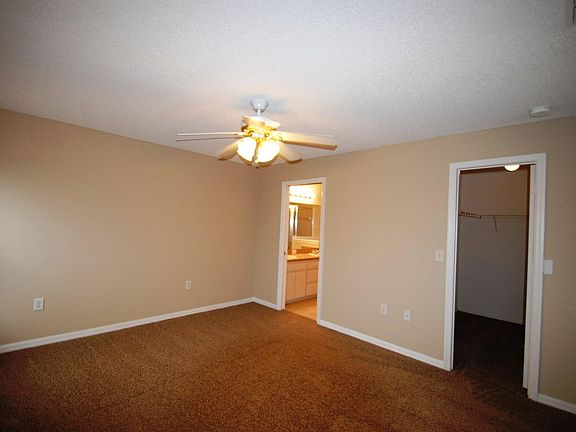 4th image of 7503 Floral Cir E