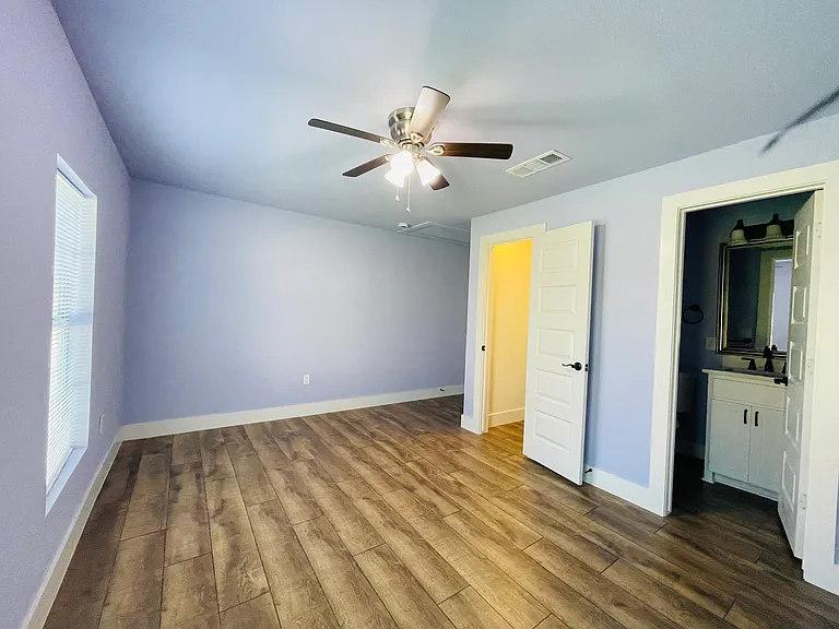 109 Lois St — Photo 13