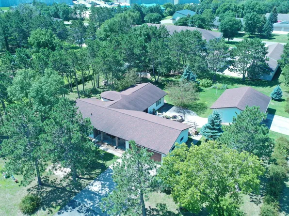 613 Pine Cone Dr, Perham, MN 56573