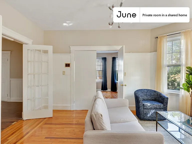 61 Lithgow St #B — Photo 6