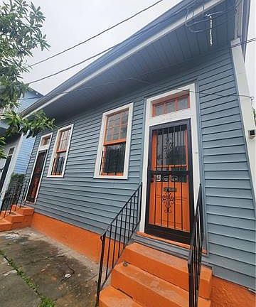 3rd image of 1136 Frenchmen St