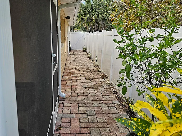 603 Park Blvd — Photo 23