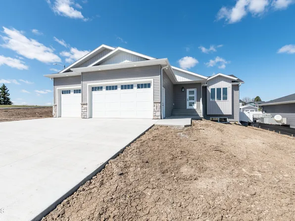 1005 Chippewa Ave NE, Mandan, ND 58554