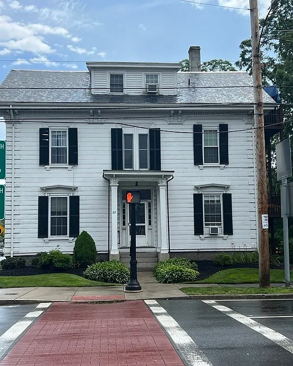35 Locust St #1