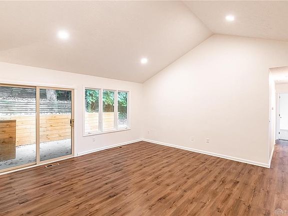 4th image of 31 Gaynor Ct