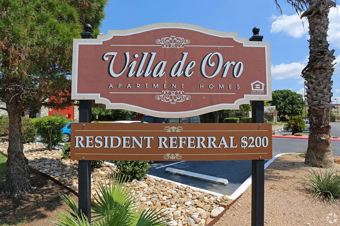 Villa de Oro — Photo 1