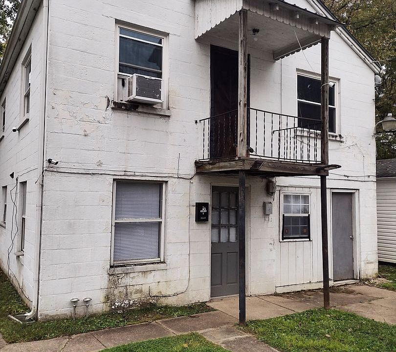 1st image of 917 1/2 Park Dr #A